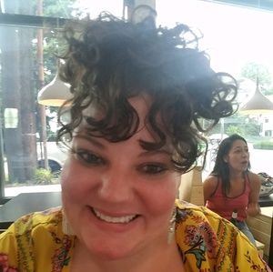 Meet your Posher, Crystal